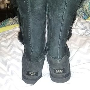 Black ugg boots